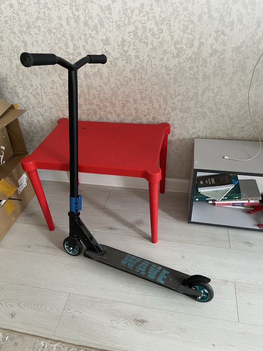 Детский самокат (трюковой)