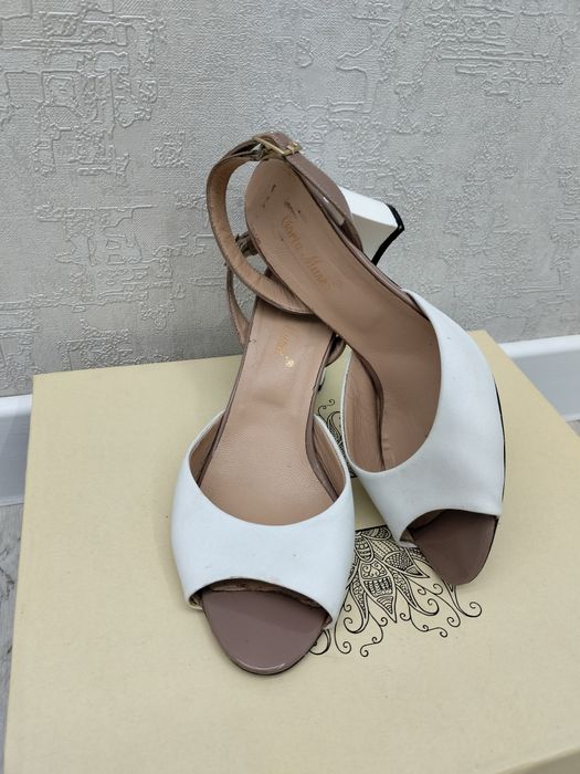 Продам кожаные босоножки