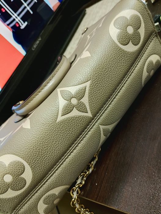 Оригинална чанта Louis Vuitton Petit Palais PM