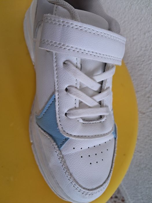 Adidași albi Primark mărime 31 impecabili