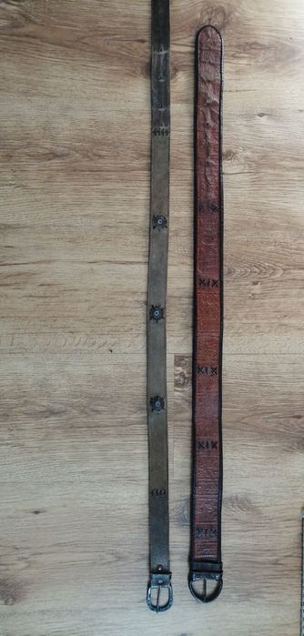 Колани два броя, хипарски.