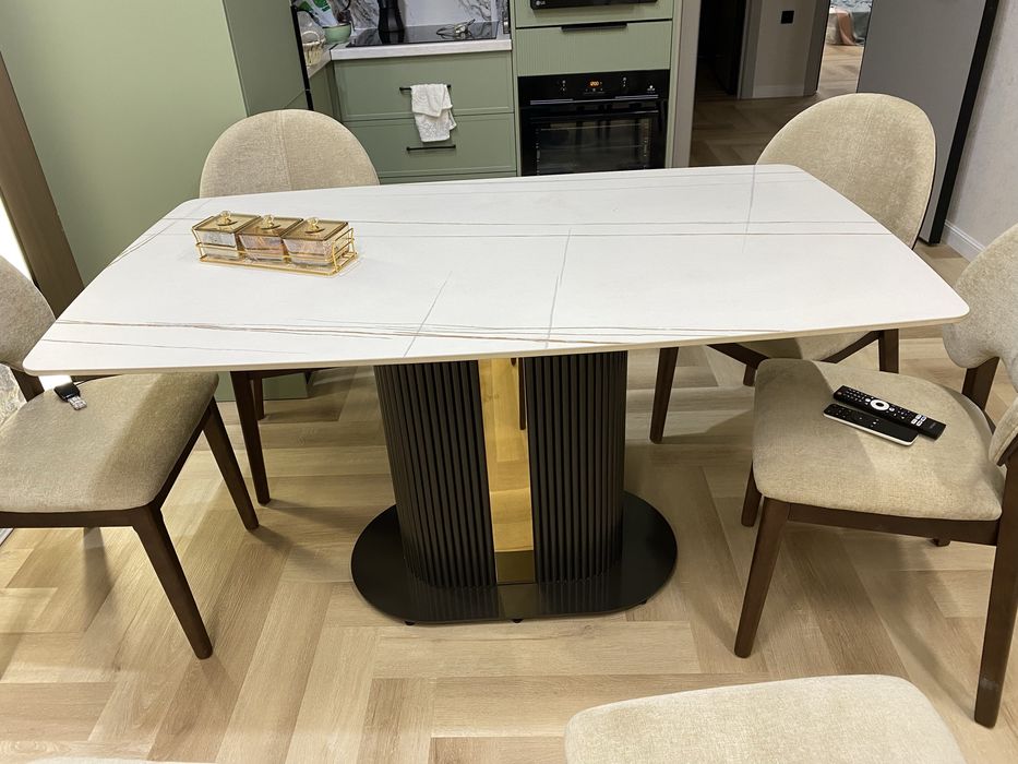 Продам дизайнерский стол