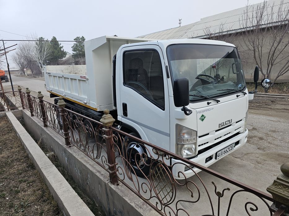 Isuzu NPR 82L oq