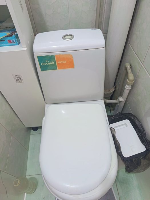 Унитаз, раковина, айна