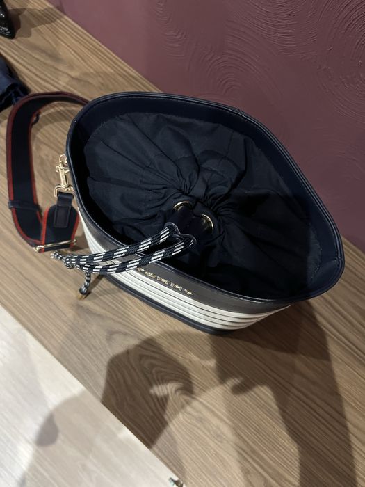 Сумка Tommy Hilfiger