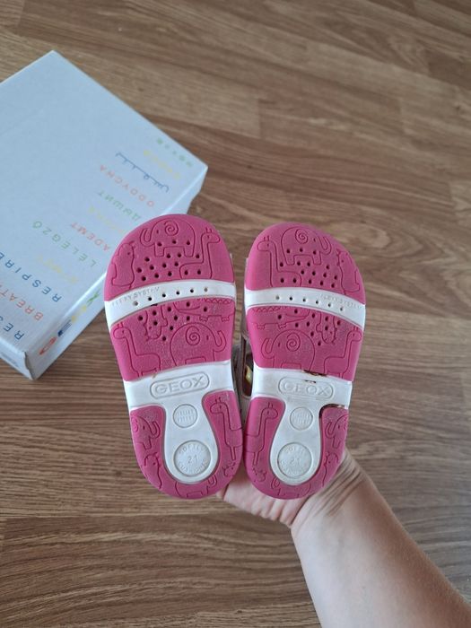 Сандали за момиче Geox Tapuz