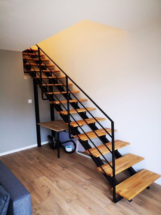 Scara metalica de  interior sau  exterior