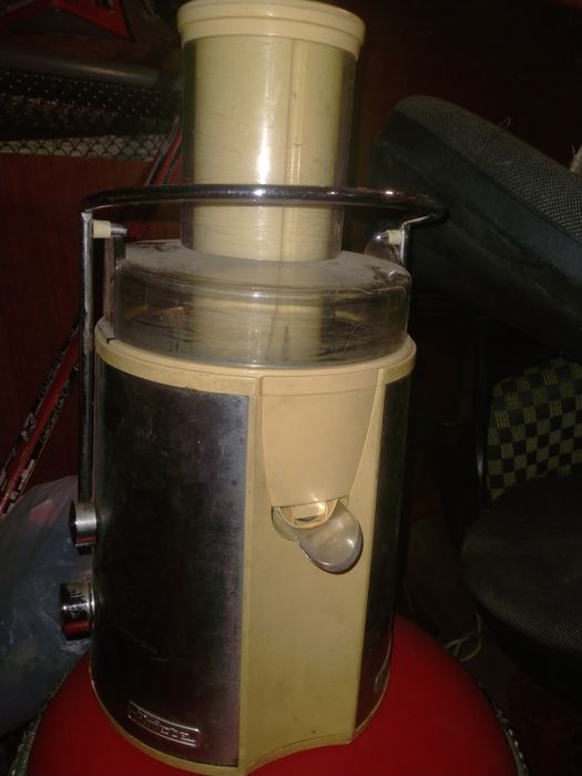 Продам соковыжималку