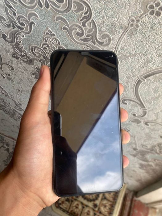 Iphone 11 pro max sotiladi srochna