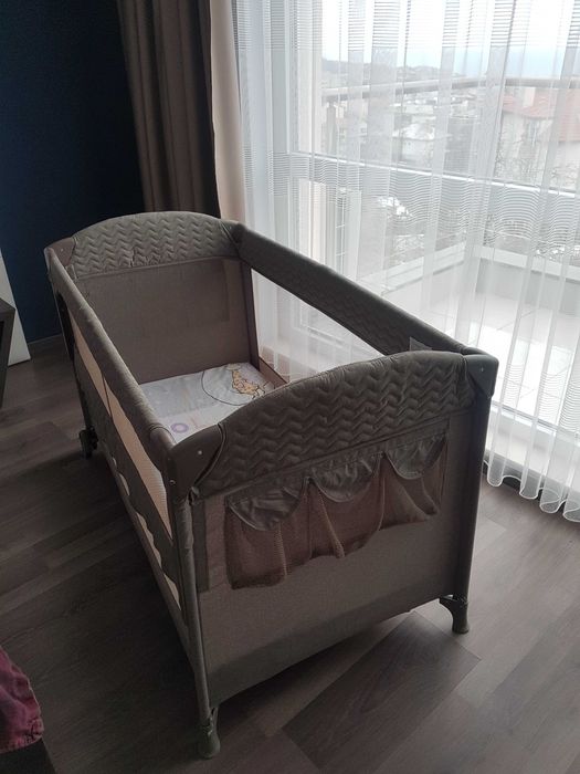 Кошара с падаща страна Chipolino - Мерида, цвят Пясък+матрак+протектор