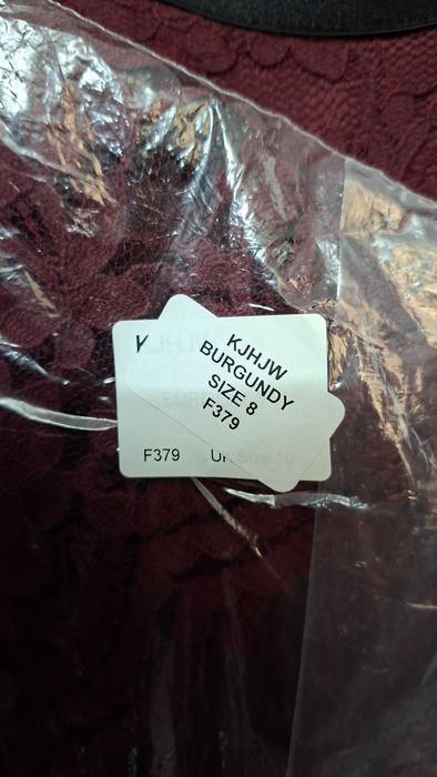 Myleene Klass бордо дантелена рокля с контрастни кантове