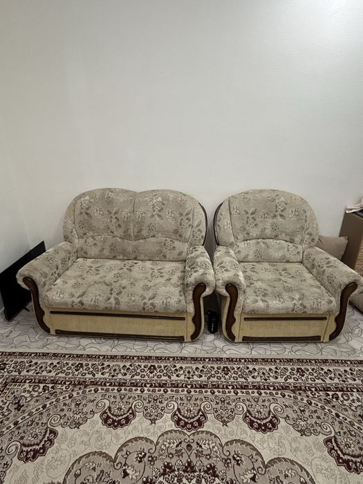 Продам расклодной диван и кресло