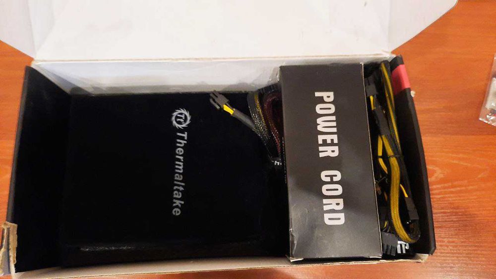 Блок питания Thermaltake Toughpower 1350W