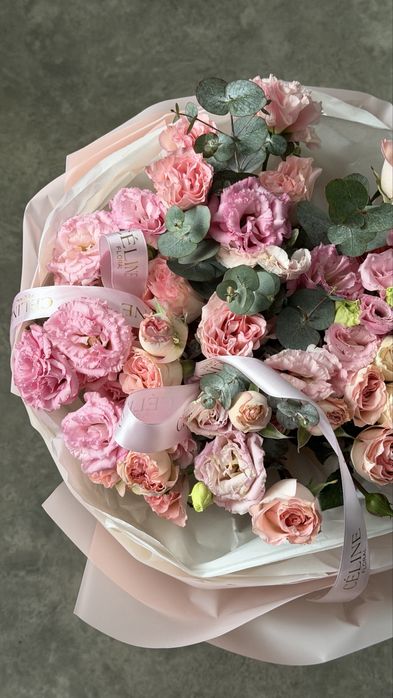 Шикарный букет цветов роз