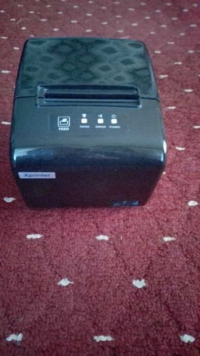 Elikrton kassa va manitor