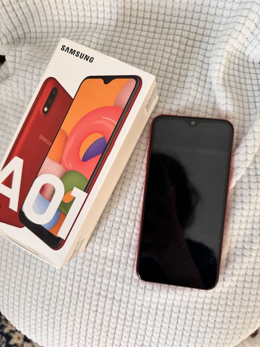 Продам телефон самсунг А01