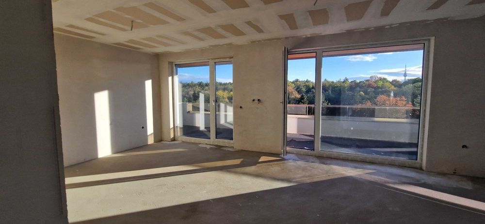 Продава се Тристаен апартамент в Добрич, Свети Георги - 183 кв.м за 1312 €/кв.м - Снимка #3