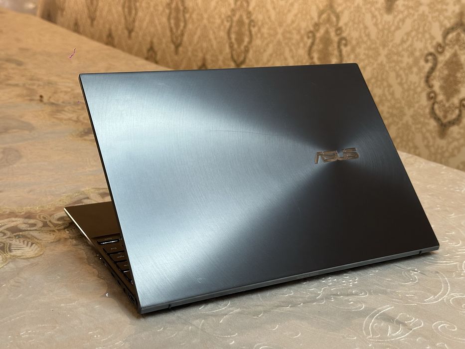 Мощный ультрабук Премиум класса Asus Zenbook Duo OLED, Core i7, Nvidia