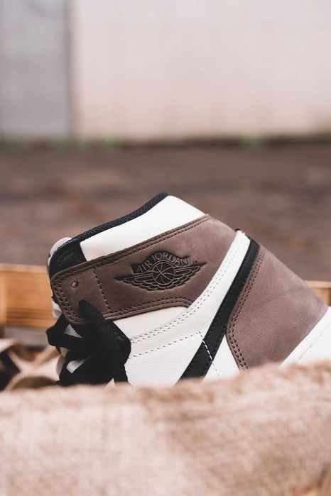Adidasi Air Jordan 1 Retro High OG "Dark Mocha" Produs NOU
