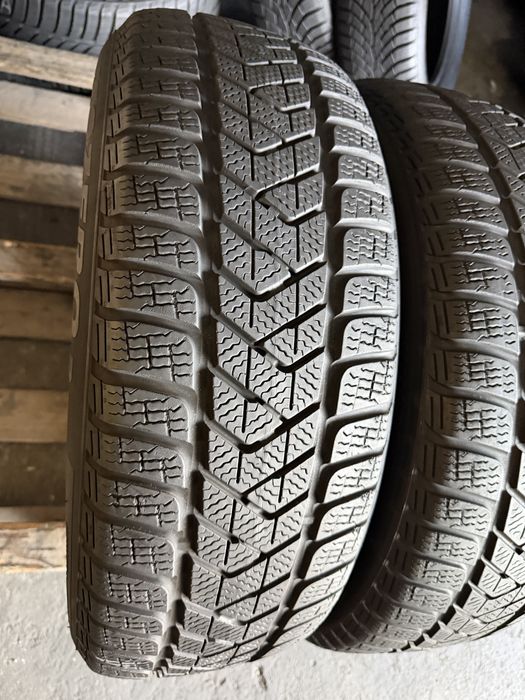 2 anvelope iarna 215/55/18 , Pirelli , 6 mm !