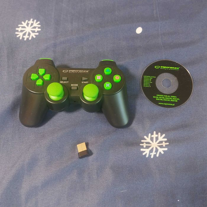 Продава безжичен нов контролер за PC