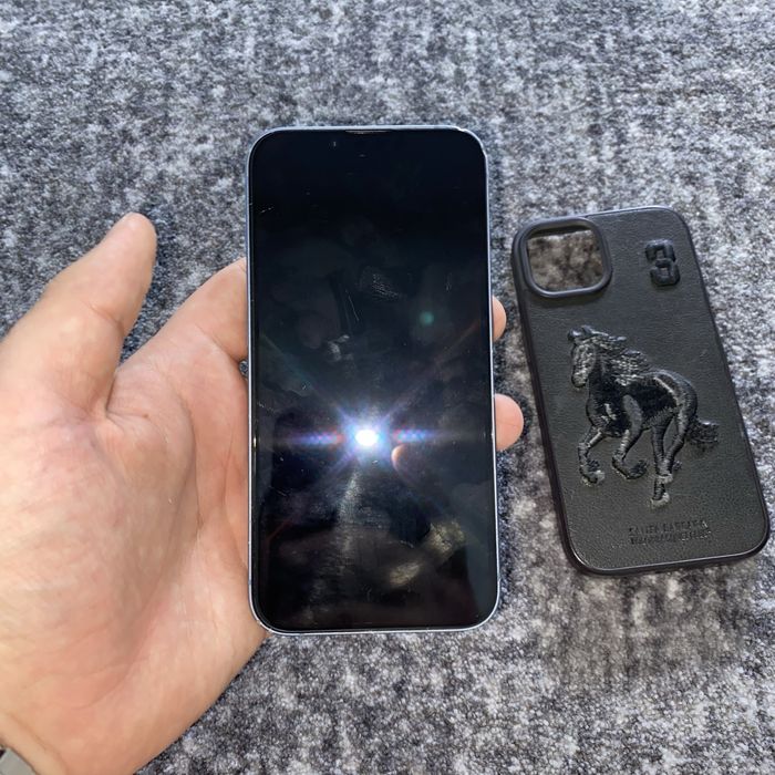 Айфон 14 голубого цвета