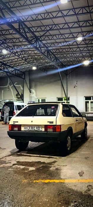 Vaz 2108 sotladi