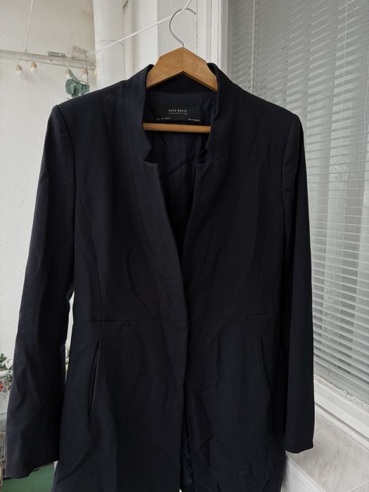 Дамско черно сако Zara