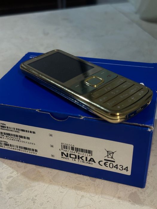 Nokia 6700 gold classic