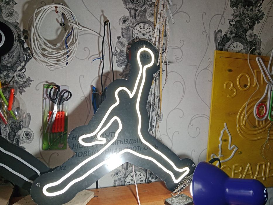 Неоновые надписи