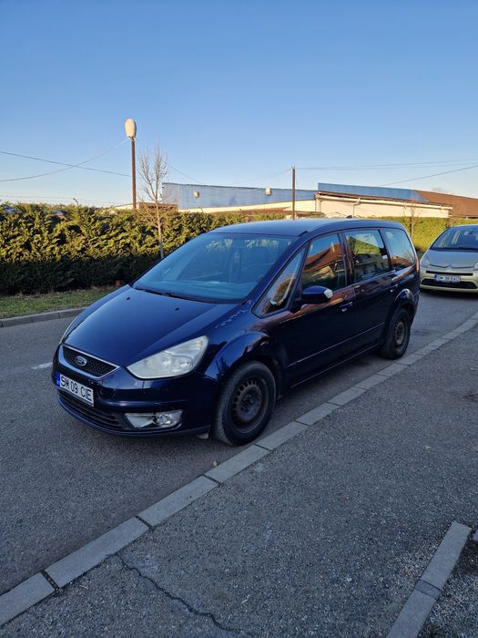 Vând Ford Galaxy