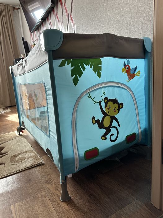 Манеж -кровать.