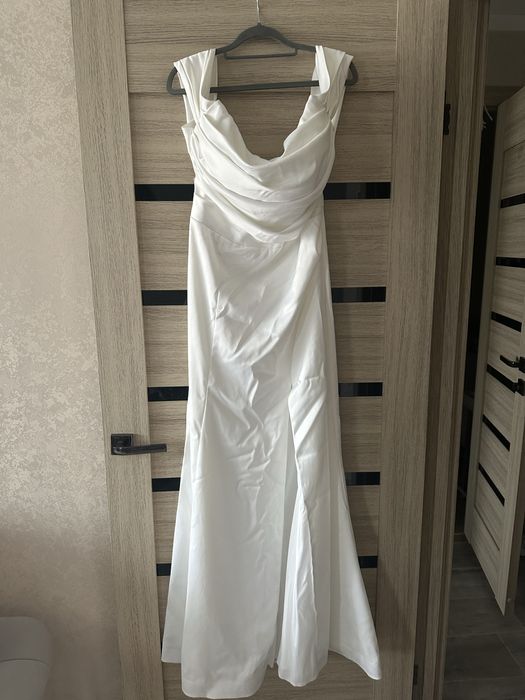 Платья вечернее