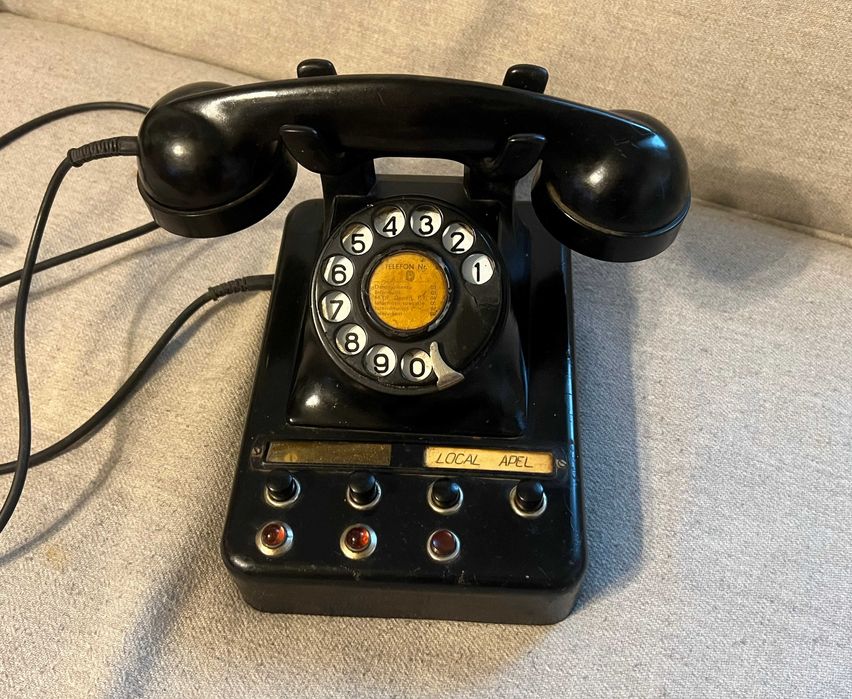 Telefon vechi cu disc si centrala UTM RS71468 fabricat in 1977