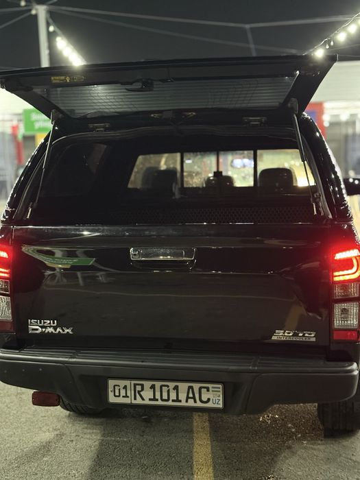 Isuzu D-Max LS пикап