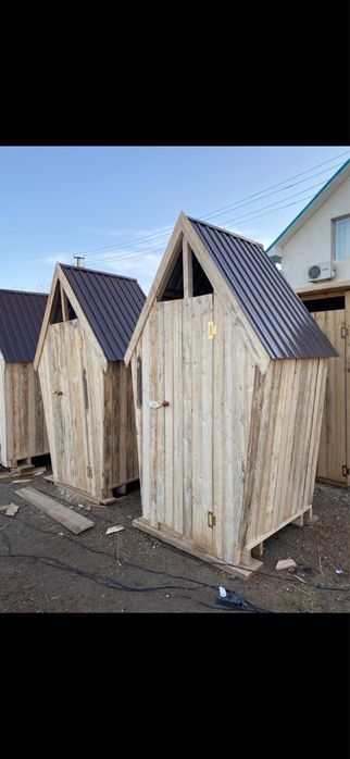 Туалет деревянныий улични