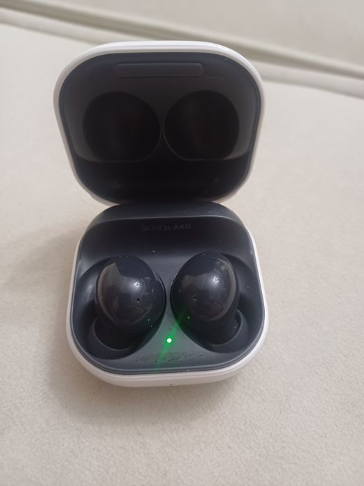 Samsung buds2 в хорошем состояний