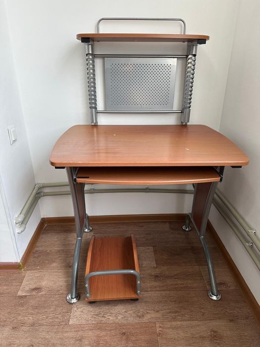 Компютерный стол подставка для процессор