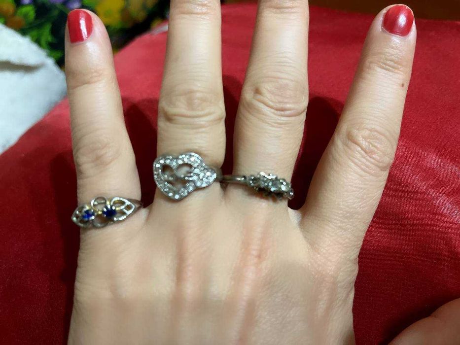 Продаются оригинальные колечки бижутерия, дешево