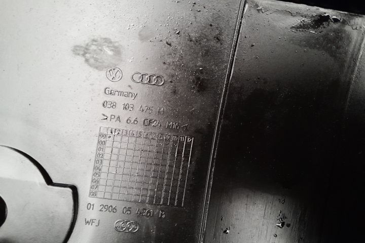 Capac culbutori 038103475M Volkswagen VW Bora prima generatie