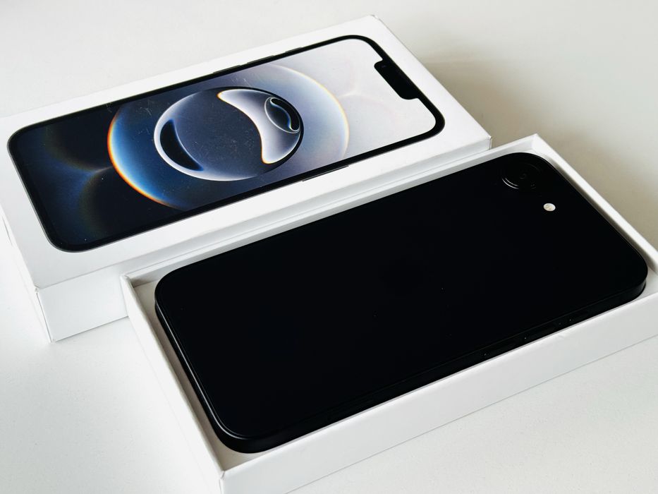 НОВ! Iphone 16e 128GB Black Гаранция 1 година