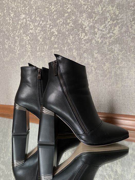 продам женские полусапожки*