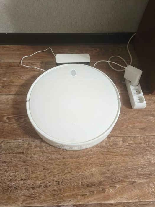 Xiaomi Mi Robot Vacuum-Mop Essential G1 — пылесос