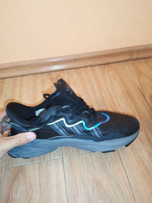 Adidasi: Adidas ozweego
