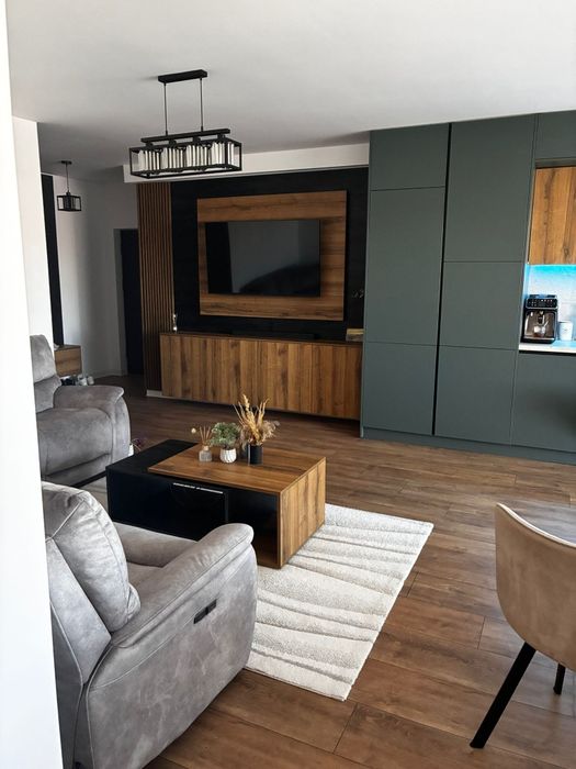 PF. Vând apartament cu 3 camere