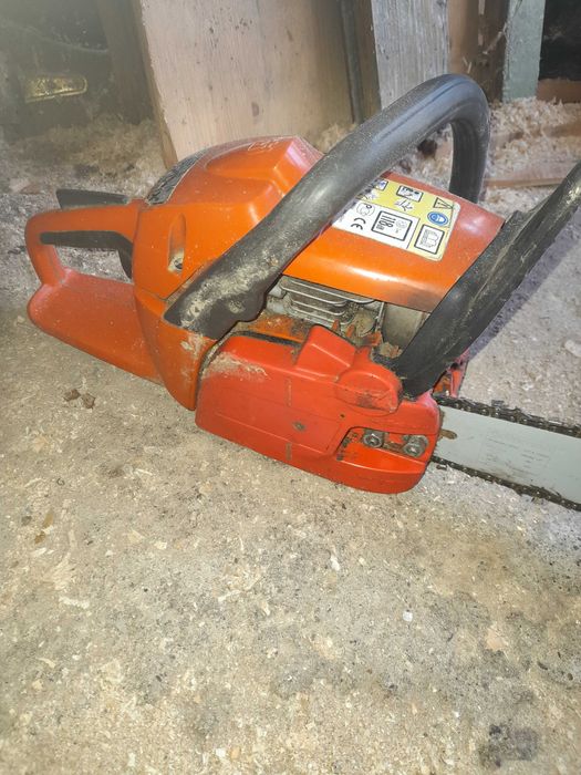 Vînd Husqvarna 240 E