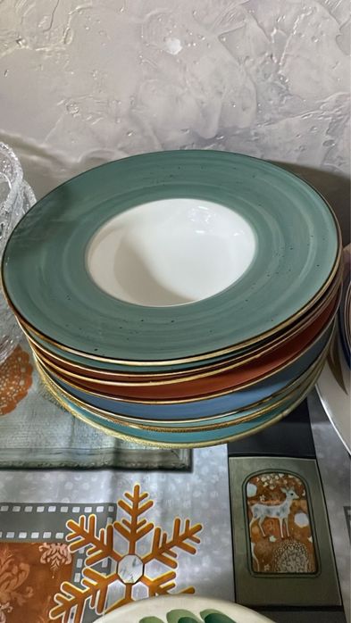 Продам тарелки разные, ложки