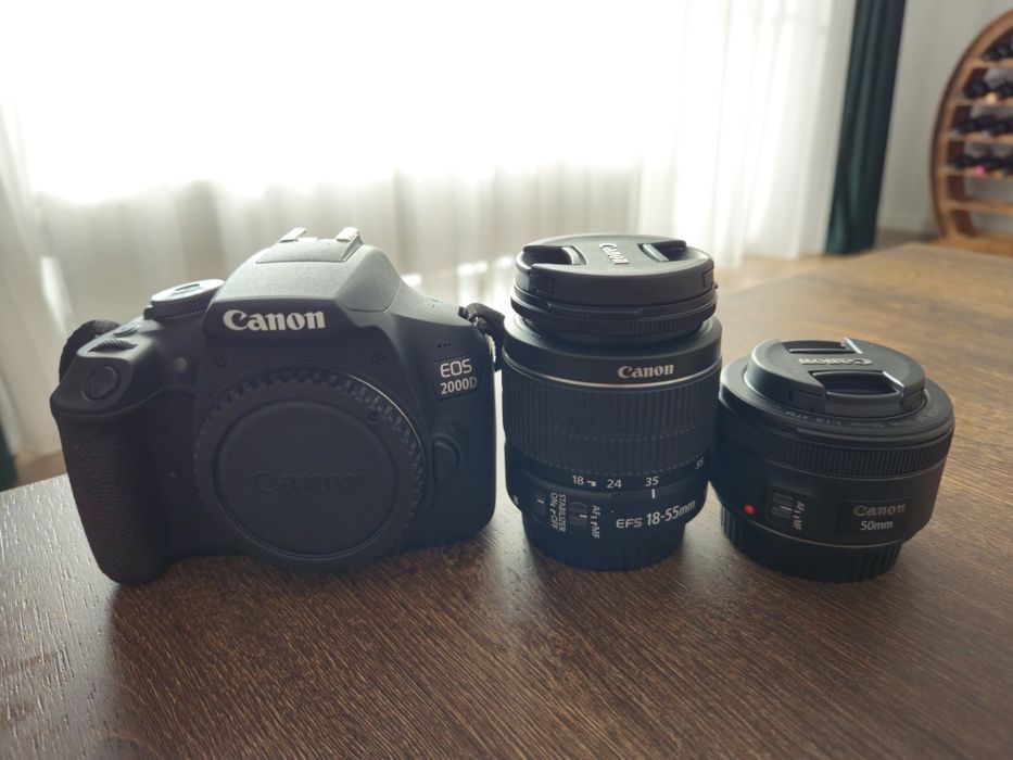 Aparat foto DSLR Canon EOS 2000D,24.1 MP, Negru + Obiectiv EF-S 18-55mm IS II