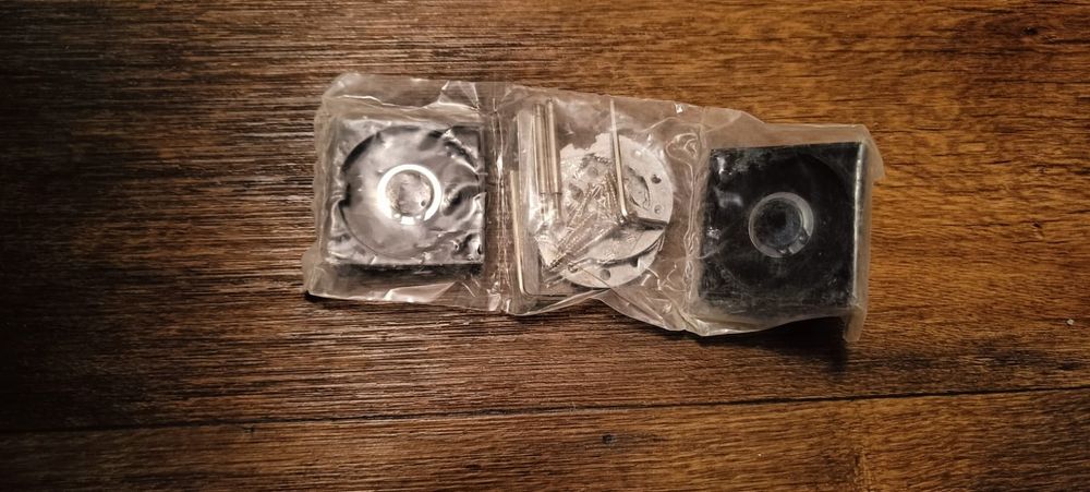 Продаю дверная щеколда