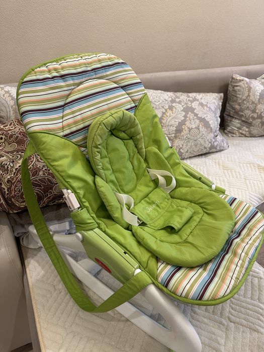 Продаю щезлонг-качалку 0+